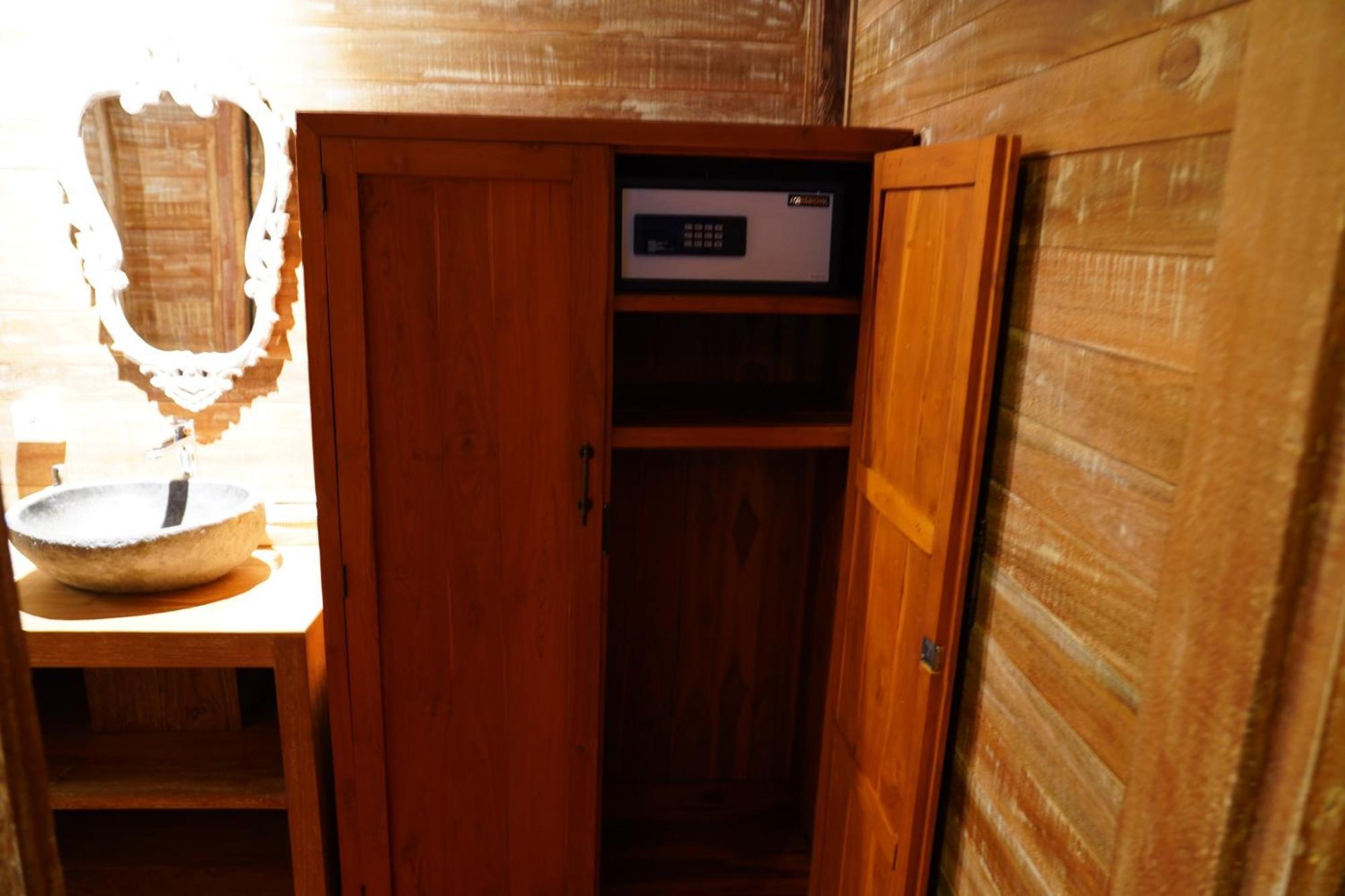 Lastana Suite Ubud エクステリア 写真